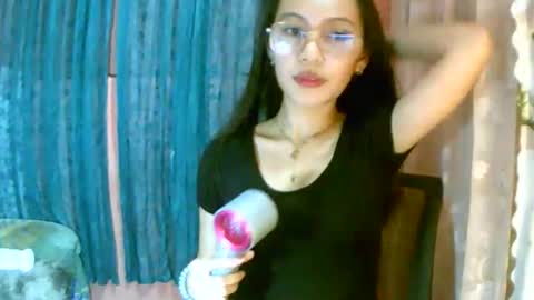 Snapshot of calla_freya chatting on 10-15-25, 05:18 Freya online show from 10-15-25, 05:18