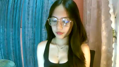 Snapshot of calla_freya chatting on 10-16-25, 11:22 Freya online show from 10-16-25, 11:22