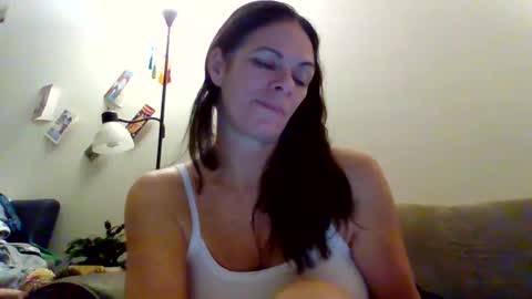 Snapshot of calli_girl420 chatting on 12-28-24, 06:39 Calli online show from 12-28-24, 06:39