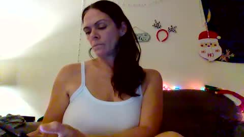 Snapshot of calli_girl420 chatting on 01-02-25, 03:48 Calli online show from 01-02-25, 03:48