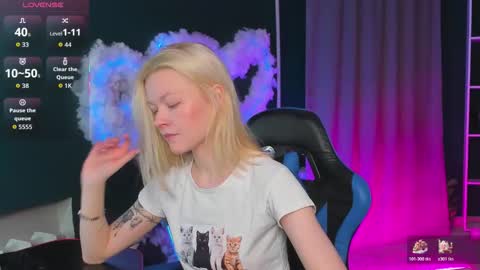 Robin online show from 12-22-25, 02:52