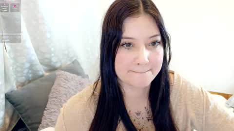 ViCtOriA online show from 10-22-25, 01:55