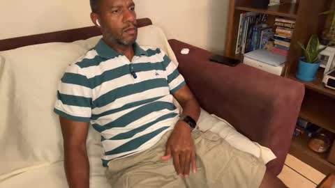 My name is Robert  Dont be shysay hi I love to chat. For requests or dirty talk please use tips  online show from 04-26-26, 05:38