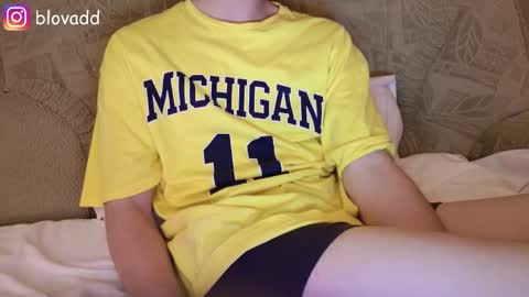 Snapshot of callmenineoneseven chatting on 09-08-25, 04:50 Nick online show from 09-08-25, 04:50