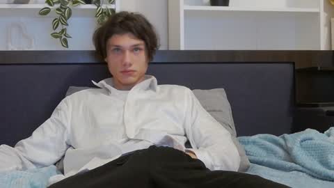 Calvin online show from 01-12-25, 03:39