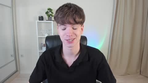 Snapshot of calvin_loves_you chatting on 12-06-24, 07:12 Hey I am Calvin online show from 12-06-24, 07:12