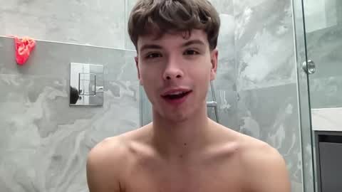 Snapshot of calvin_loves_you chatting on 12-20-24, 10:22 Hey I am Calvin online show from 12-20-24, 10:22