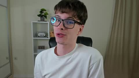 Snapshot of calvin_loves_you chatting on 01-21-25, 07:17 Hey I am Calvin online show from 01-21-25, 07:17