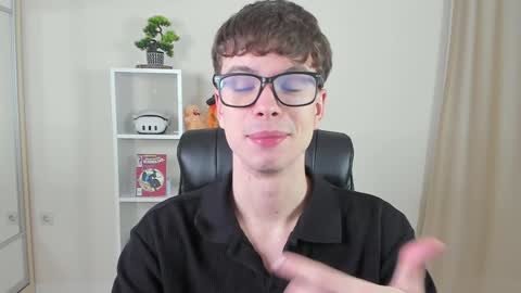 Snapshot of calvin_loves_you chatting on 01-24-25, 07:07 Hey I am Calvin online show from 01-24-25, 07:07