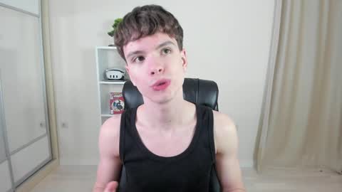 Snapshot of calvin_loves_you chatting on 01-29-25, 07:11 Hey I am Calvin online show from 01-29-25, 07:11