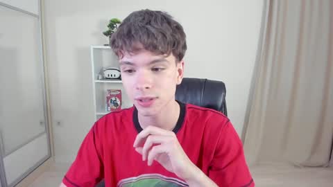 Snapshot of calvin_loves_you chatting on 02-01-25, 07:13 Hey I am Calvin online show from 02-01-25, 07:13