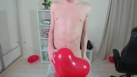 Snapshot of calvin_loves_you chatting on 02-15-25, 10:10 Hey I am Calvin online show from 02-15-25, 10:10