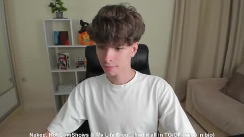 Snapshot of calvin_loves_you chatting on 09-12-25, 06:08 Hey I am Calvin online show from 09-12-25, 06:08