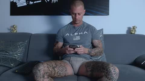 Calvin  online show from 01-30-25, 05:41