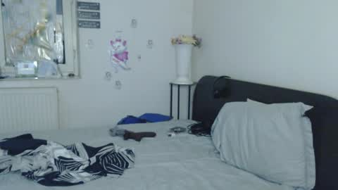 Calvinjohnlad online show from 12-13-25, 07:53