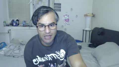 Calvinjohnlad online show from 12-14-25, 05:07