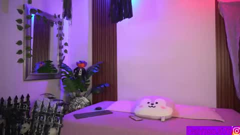 Calypso and Kayla online show from 10-20-25, 02:12