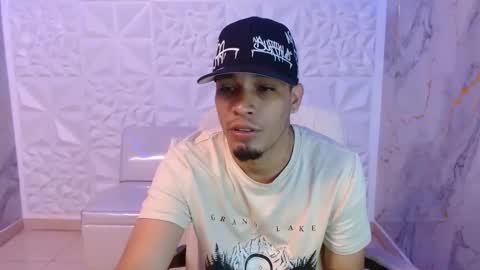 Snapshot of cam_xman chatting on 04-28-26, 02:33 cam_xman online show from 04-28-26, 02:33