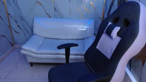 Snapshot of cam_xman chatting on 05-13-26, 07:00 cam_xman online show from 05-13-26, 07:00
