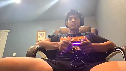 Snapshot of camachochuy1221 chatting on 12-21-25, 07:04 camachochuy1221 online show from 12-21-25, 07:04