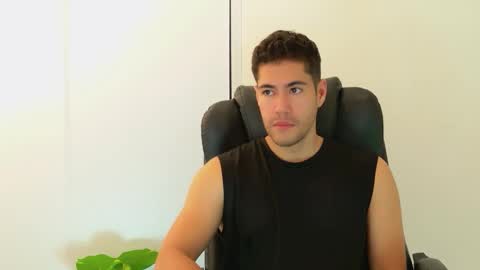 camara110 online show from 10-22-25, 02:34