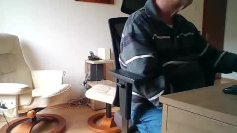 camcologne online show from 11-28-25, 10:18