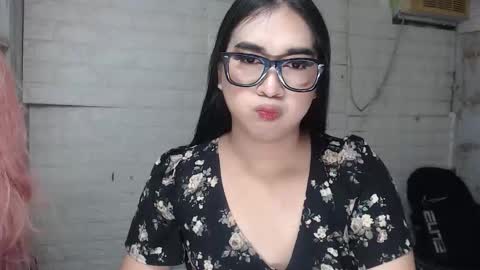 camela_star online show from 10-17-25, 06:05