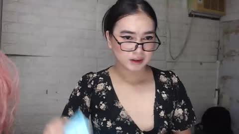 camela_star online show from 10-25-25, 04:20