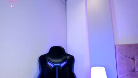 Snapshot of cameliaa_smiith chatting on 02-04-25, 09:38 Camelia Smith online show from 02-04-25, 09:38