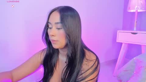 Snapshot of cameliaa_smiith chatting on 10-22-25, 03:18 Camelia Smith online show from 10-22-25, 03:18