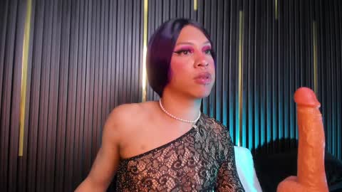 Snapshot of cameron_blake_ chatting on 01-22-25, 08:29 CAMERON online show from 01-22-25, 08:29