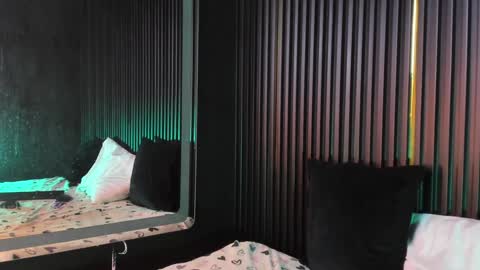 Snapshot of cameron_blake_ chatting on 01-23-25, 05:35 CAMERON online show from 01-23-25, 05:35