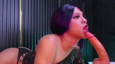 Snapshot of cameron_blake_ chatting on 02-14-25, 06:02 CAMERON online show from 02-14-25, 06:02