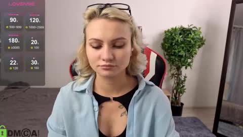 Snapshot of cameron_loving chatting on 10-30-25, 08:27 Cameron online show from 10-30-25, 08:27