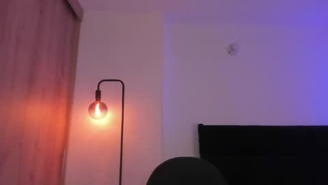 Snapshot of cameron_lyra chatting on 04-21-26, 01:42 Cameron online show from 04-21-26, 01:42