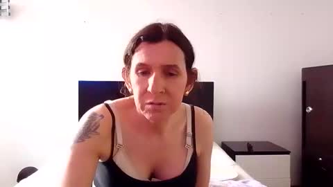 Mara Catalina Romero Ordez online show from 10-18-25, 06:41