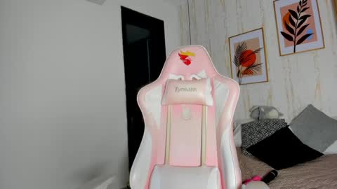 Cameron  online show from 01-16-25, 07:41