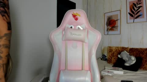 Cameron  online show from 01-27-25, 07:24