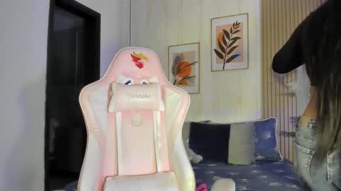 Cameron  online show from 10-25-25, 07:52