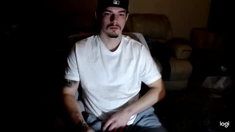 Snapshot of camerondt chatting on 01-01-25, 03:02 camerondt online show from 01-01-25, 03:02