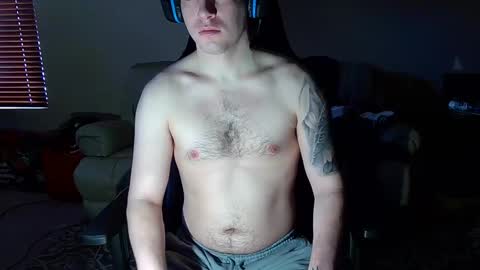 Snapshot of camerondt chatting on 02-21-25, 03:32 camerondt online show from 02-21-25, 03:32