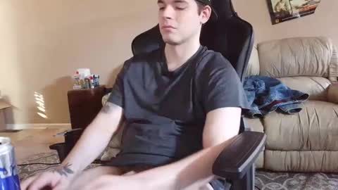 Snapshot of camerondt chatting on 12-17-25, 07:53 camerondt online show from 12-17-25, 07:53