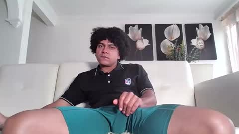 Snapshot of camfaber chatting on 10-11-25, 05:44 Stiven online show from 10-11-25, 05:44