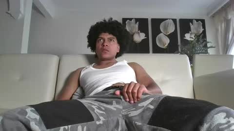 Snapshot of camfaber chatting on 10-26-25, 07:53 Stiven online show from 10-26-25, 07:53