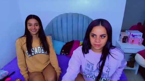 Snapshot of cami_bunnygirlx chatting on 10-29-25, 02:41 CAMI online show from 10-29-25, 02:41