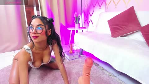 Snapshot of cami_evanns chatting on 12-06-24, 03:30 Camila online show from 12-06-24, 03:30