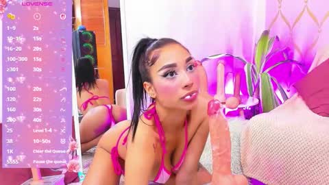 Snapshot of cami_evanns chatting on 10-23-25, 02:11 Camila online show from 10-23-25, 02:11