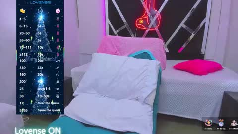 Snapshot of cami_sophia chatting on 12-14-25, 03:06 sophia online show from 12-14-25, 03:06