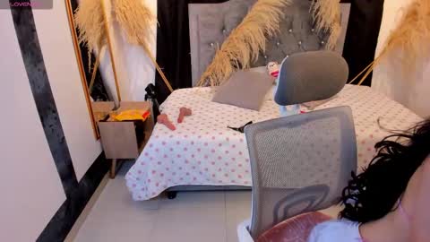   online show from 12-23-25, 01:36