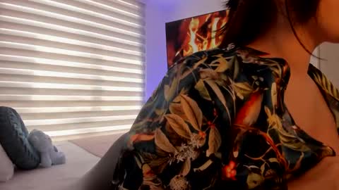 Snapshot of camidoll_10 chatting on 01-31-25, 04:06 camila online show from 01-31-25, 04:06